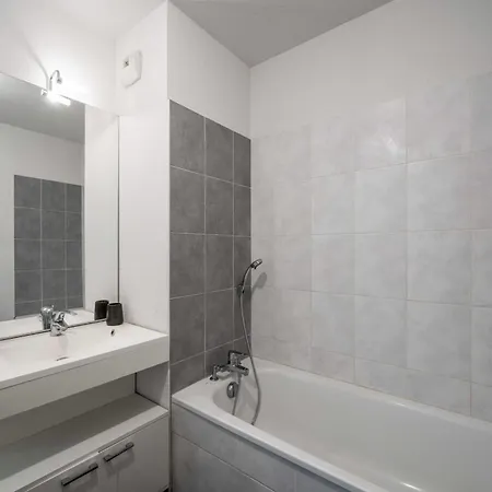 Quiet And Spacious Flat In Διαμέρισμα