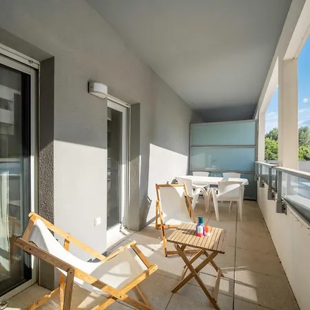 Quiet And Spacious Flat In